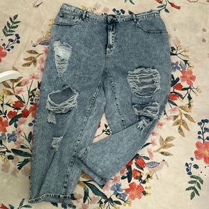Tapered distressed jeans size 20